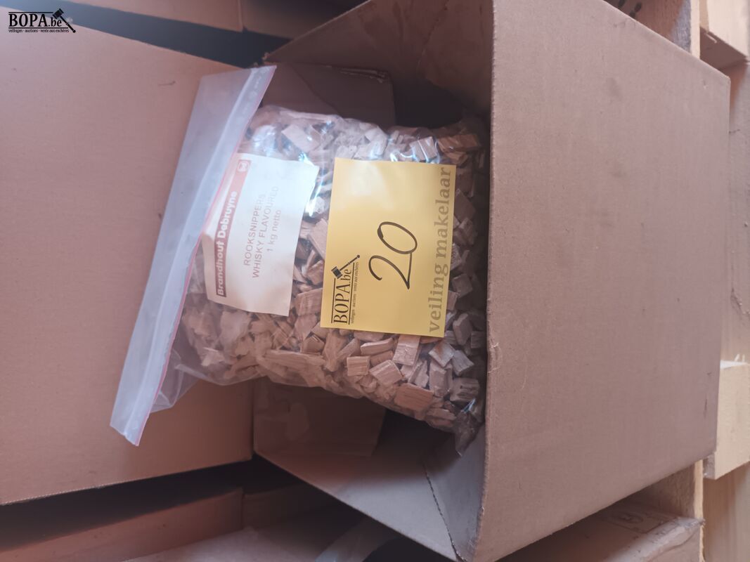 Rookhout snippers Whisky 1 kg. 12 stuks – foto 4 – kavel bij BOPA Auctions, Poperinge