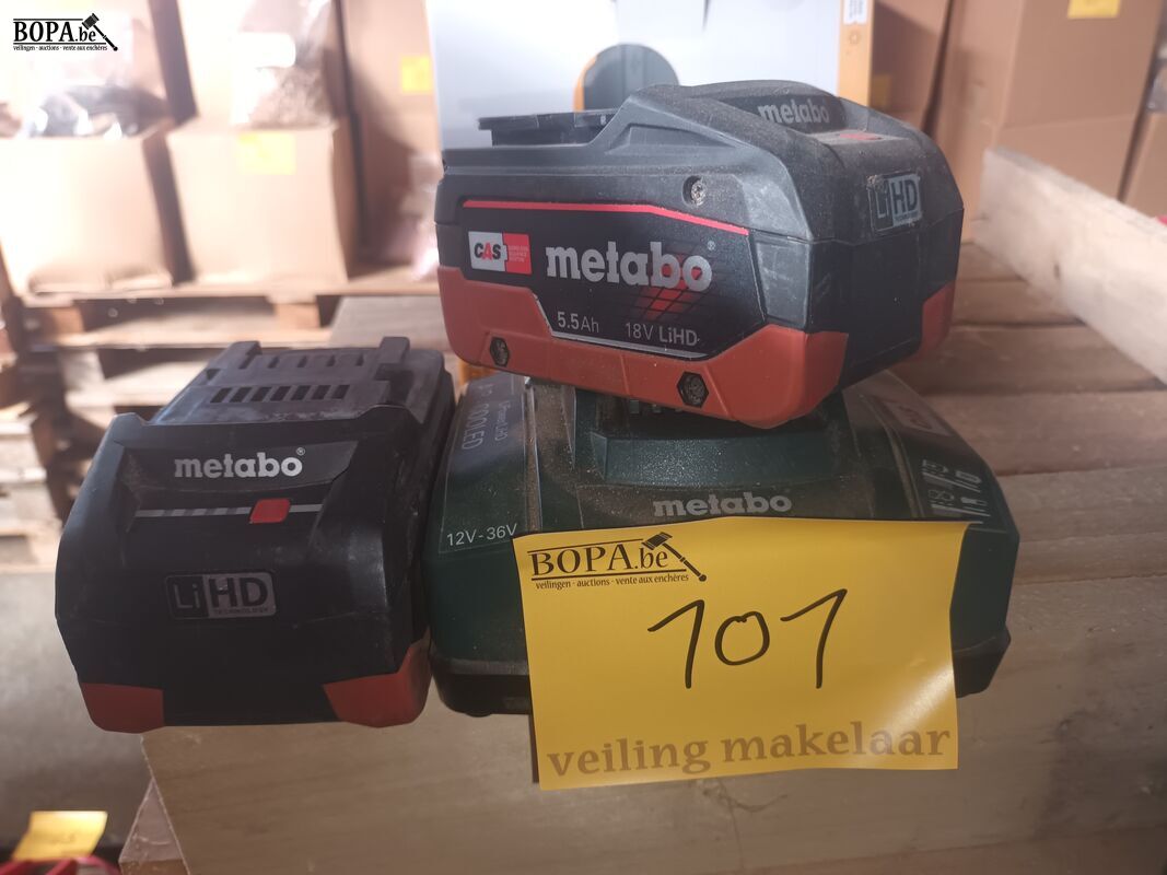 Lader en accu’s Metabo – foto 2 – kavel bij BOPA Auctions, Poperinge