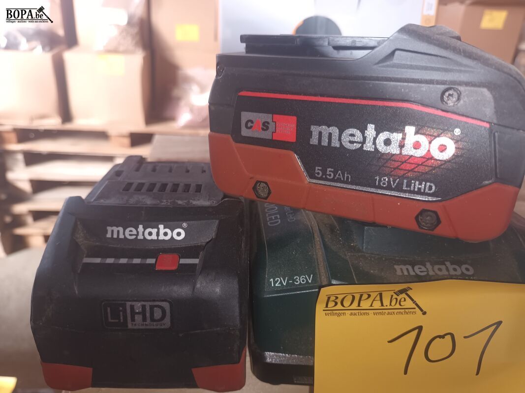 Lader en accu’s Metabo – foto 4 – kavel bij BOPA Auctions, Poperinge