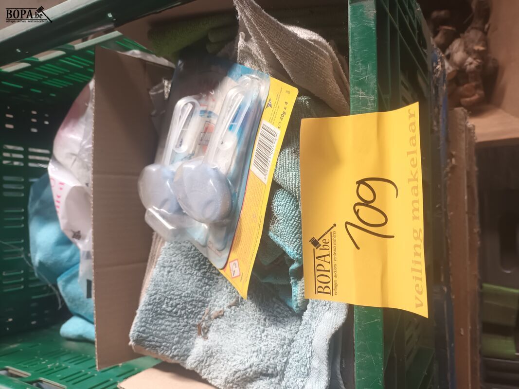 Poetsdoeken en toiletblokjes – foto 5 – kavel bij BOPA Auctions, Houthulst