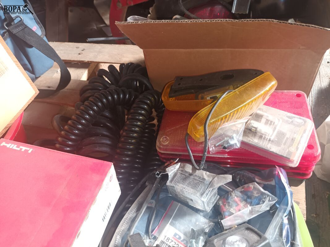Diverse onderdelen voor aanhangwagen – foto 4 – kavel bij BOPA Auctions, Poperinge