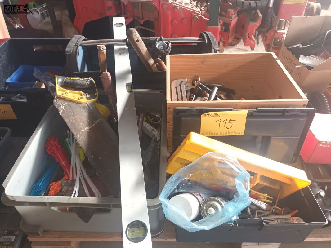 Lot werkmateriaal en materiaalkoffers – foto 2 – kavel bij BOPA Auctions, Houthulst