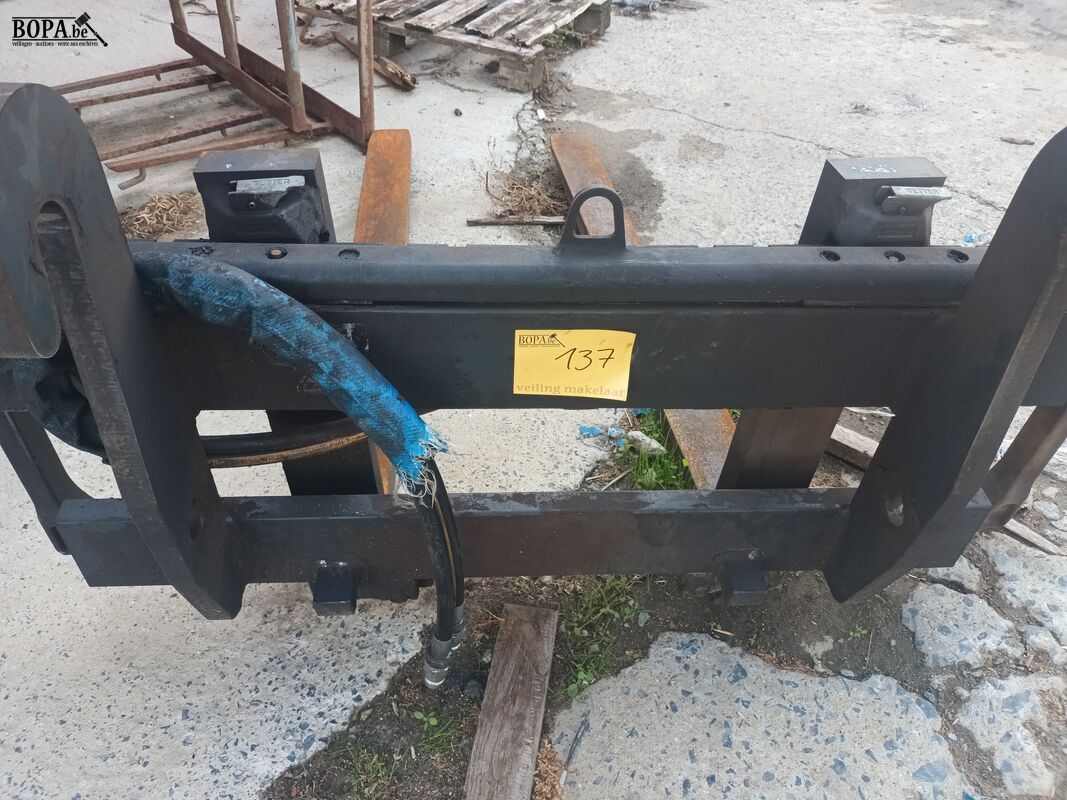 Palletvork met hijshaken – foto 4 – kavel bij BOPA Auctions, Houthulst