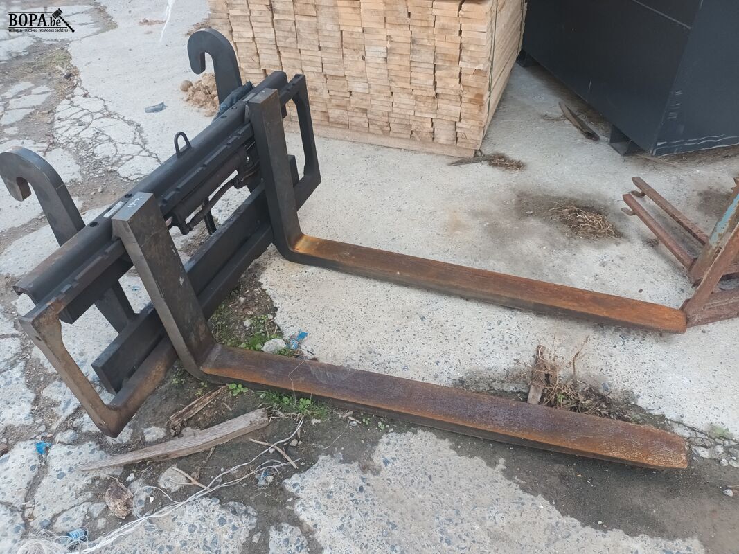 Palletvork met hijshaken – foto 3 – kavel bij BOPA Auctions, Houthulst
