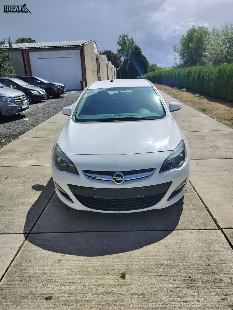 OPEL Astra (2014-chass.W0LPC6EW7EG009894) – foto 2 – kavel bij BOPA Auctions, Ieper