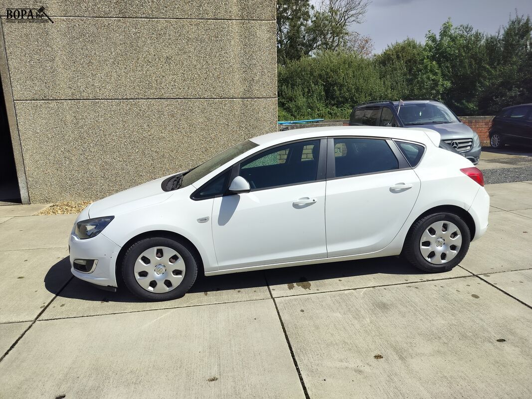 OPEL Astra (2014-chass.W0LPC6EW7EG009894) – foto 3 – kavel bij BOPA Auctions, Ieper