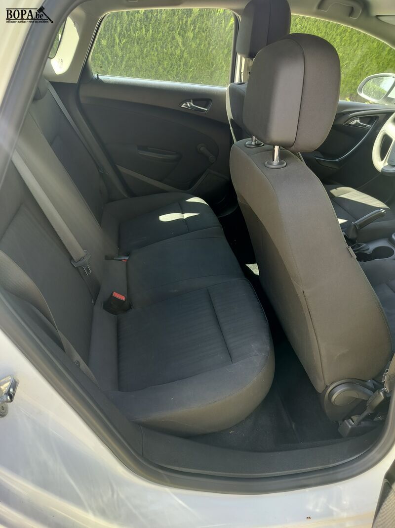 OPEL Astra (2014-chass.W0LPC6EW7EG009894) – foto 8 – kavel bij BOPA Auctions, Ieper