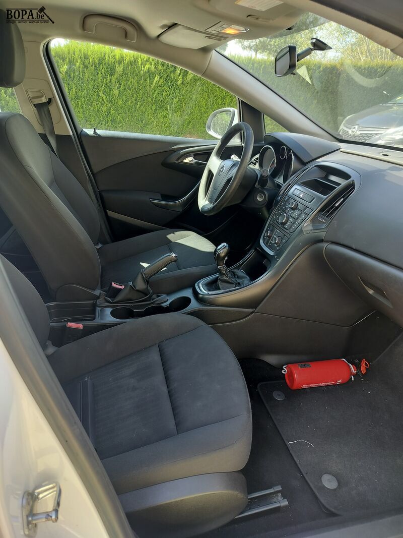 OPEL Astra (2014-chass.W0LPC6EW7EG009894) – foto 10 – kavel bij BOPA Auctions, Ieper