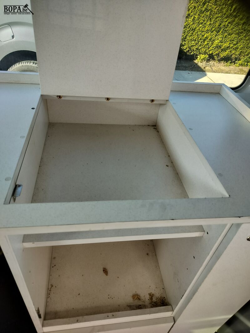 VW combi (2017-chass.WV2ZZZ7HZHH044385) – foto 9 – kavel bij BOPA Auctions, Ieper