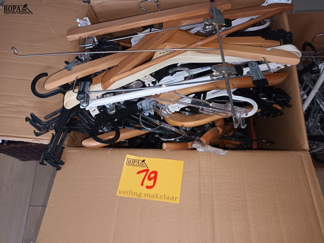 Lot kledinghangers – foto 5 – kavel bij BOPA Auctions, Wervik