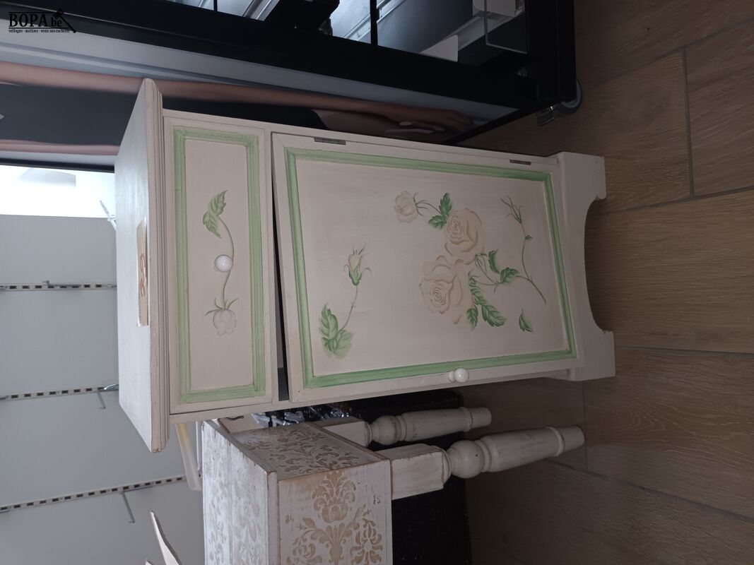 Bijzetkastje – foto 2 – kavel bij BOPA Auctions, Wervik