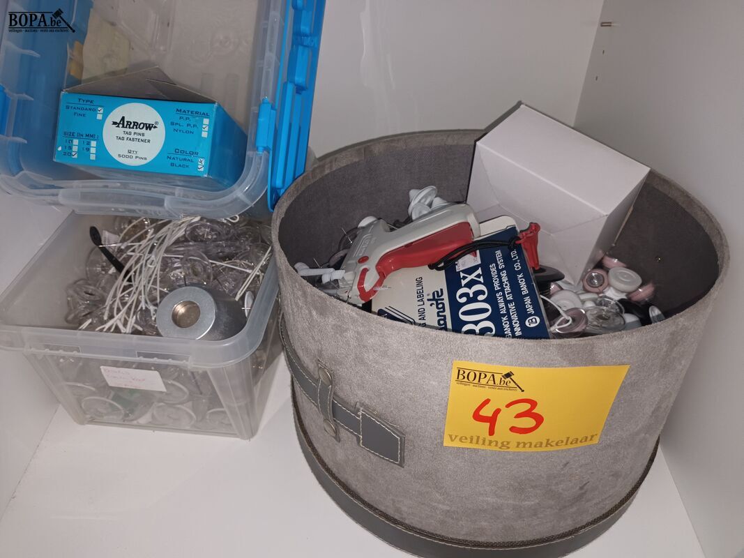 Prijs- en beveiligingstags – foto 2 – kavel bij BOPA Auctions, Wervik