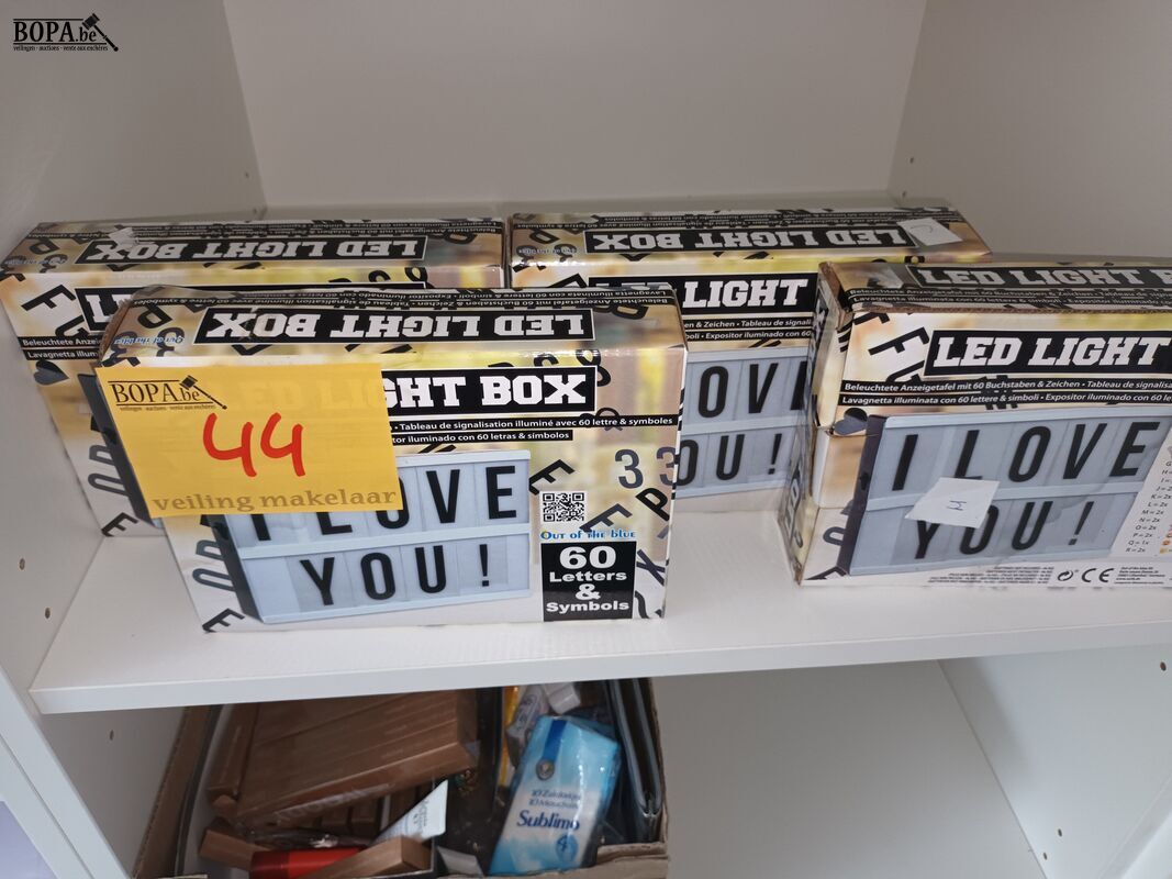 Led light box. 4 stuks – foto 2 – kavel bij BOPA Auctions, Wervik