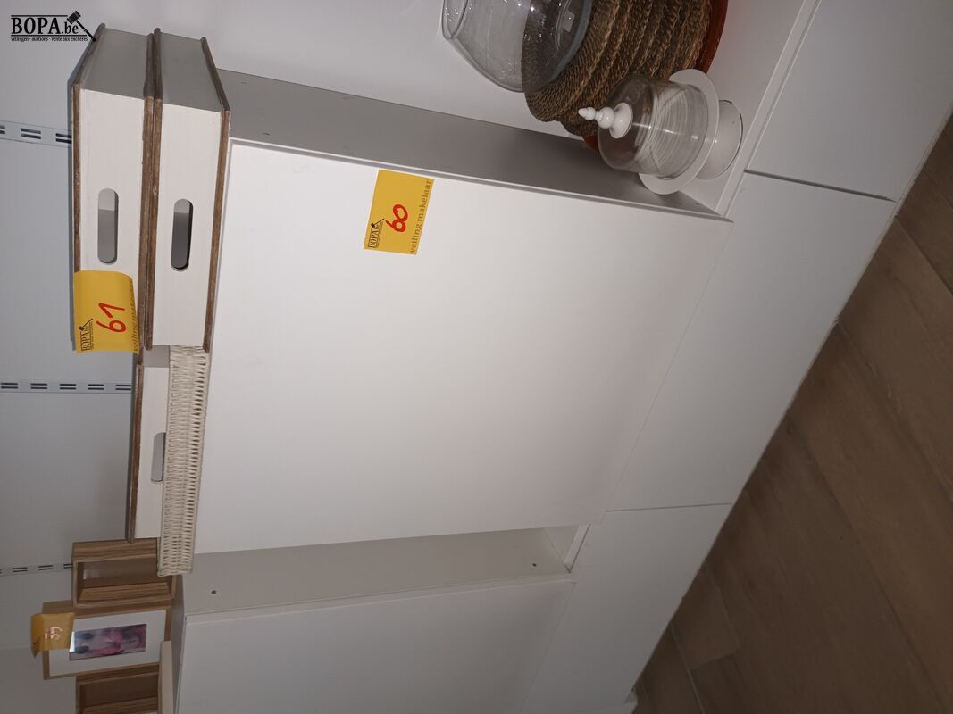 Wit kastje – foto 2 – kavel bij BOPA Auctions, Wervik