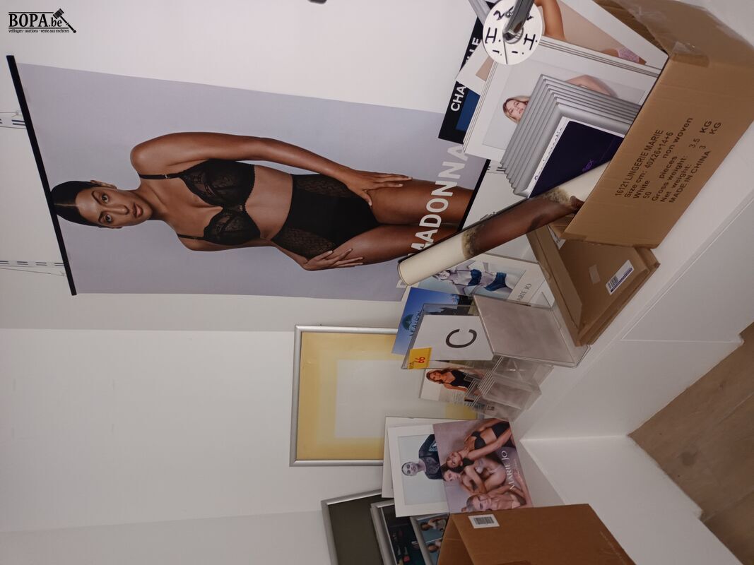 Promotie posters en kaders – foto 2 – kavel bij BOPA Auctions, Wervik