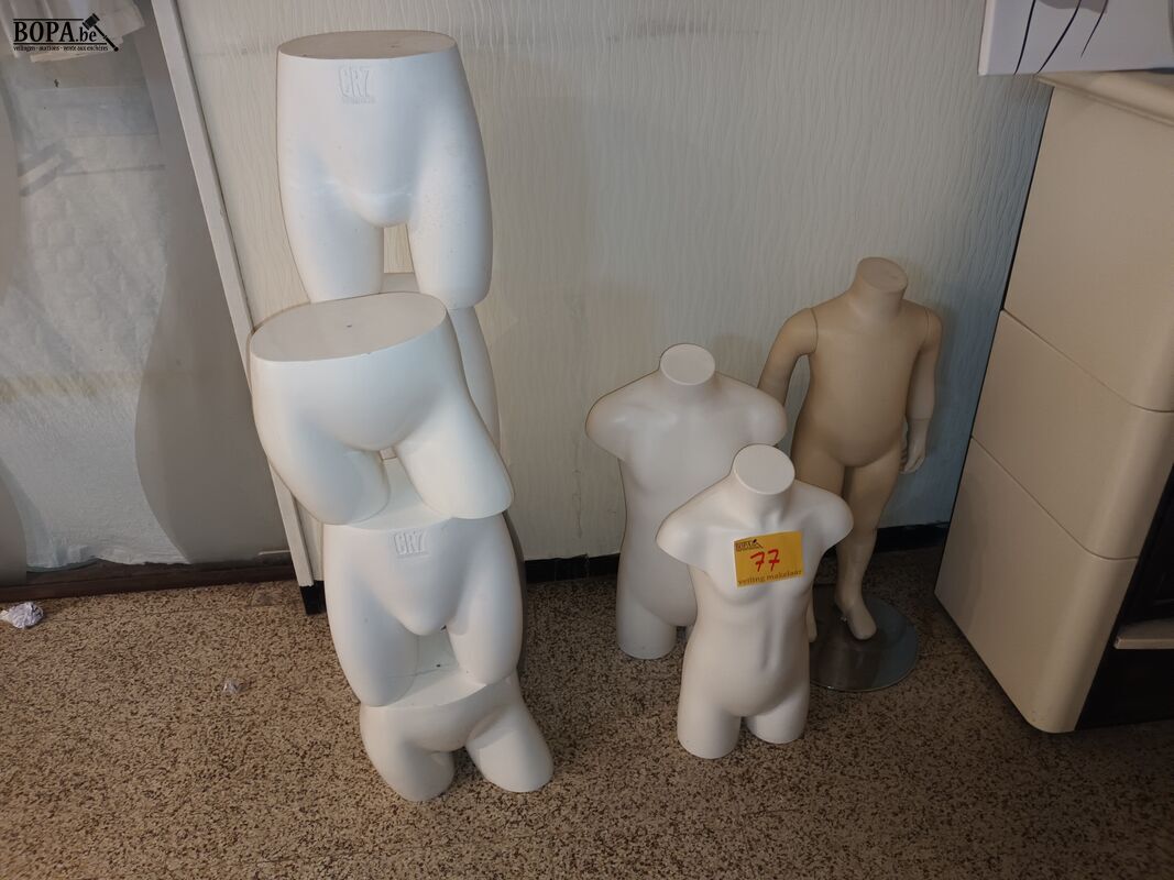 Paspoppen kindermodellen. 9 stuks – foto 2 – kavel bij BOPA Auctions, Wervik