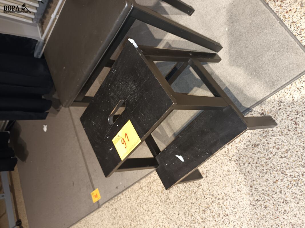 Zitbankje en trapje – foto 3 – kavel bij BOPA Auctions, Wervik