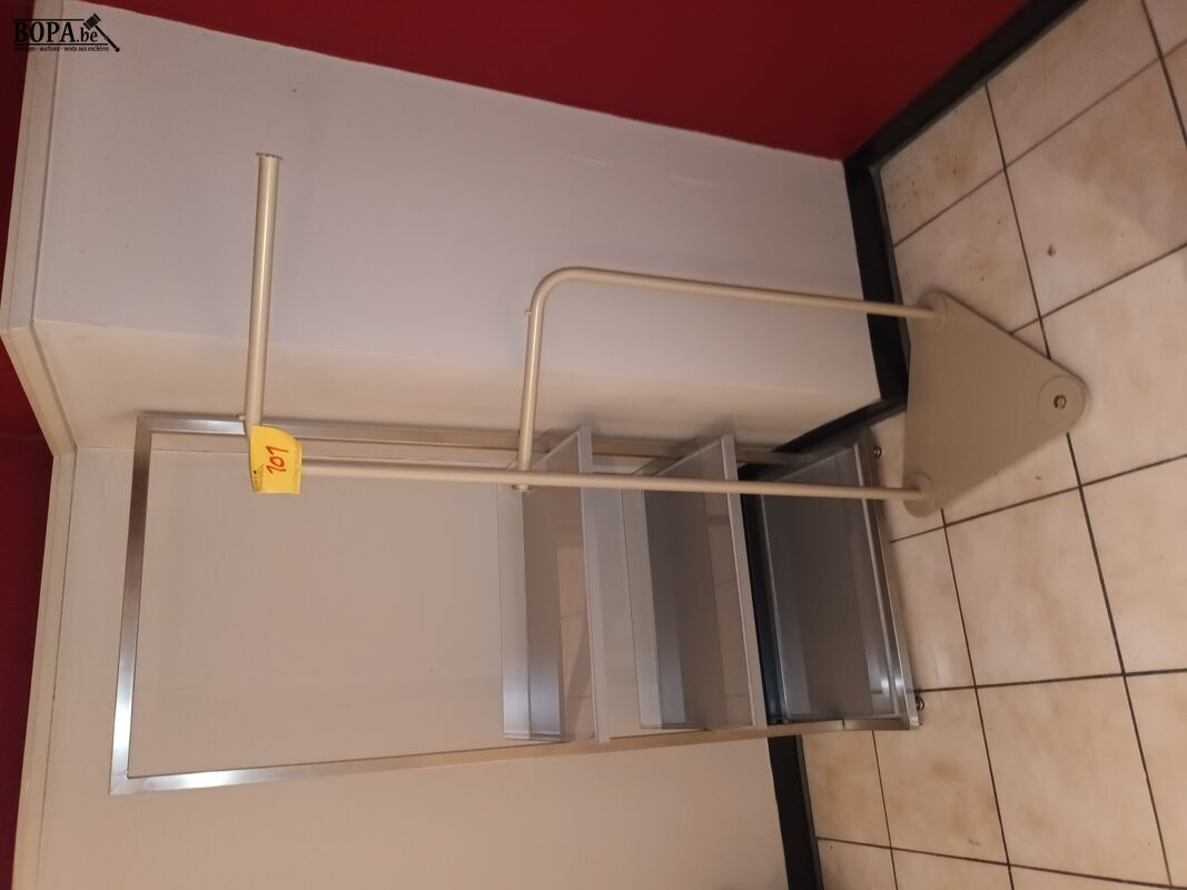 Winkel display. 2 stuks – foto 2 – kavel bij BOPA Auctions, Wervik