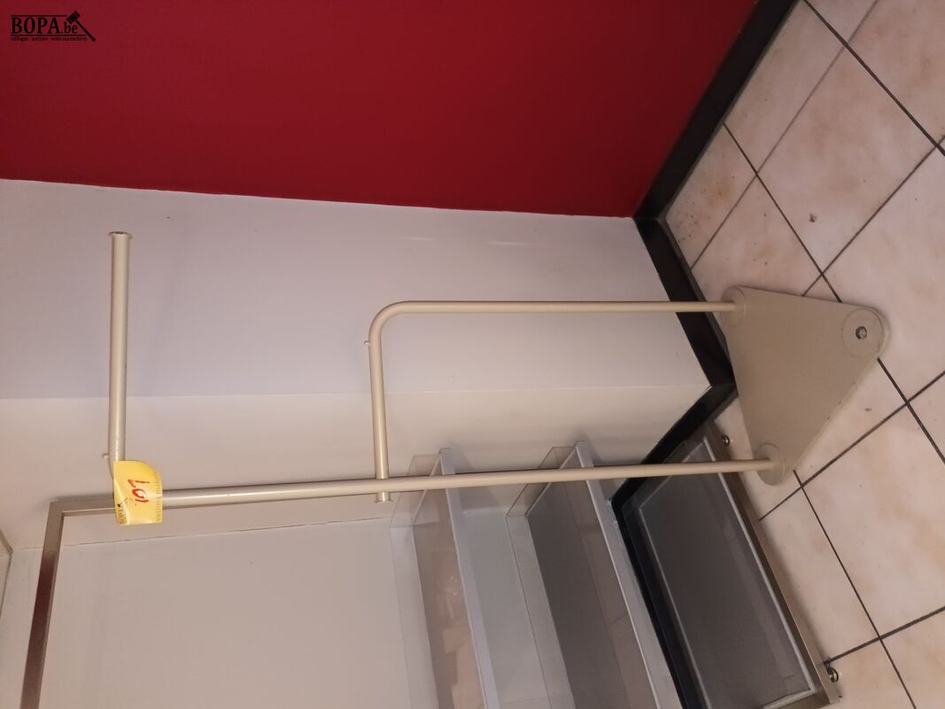 Winkel display. 2 stuks – foto 4 – kavel bij BOPA Auctions, Wervik