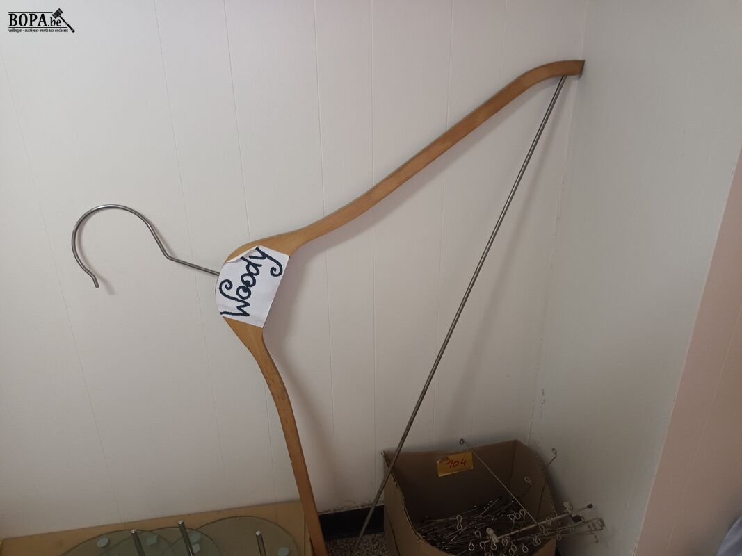 Kleerhangers – foto 5 – kavel bij BOPA Auctions, Wervik