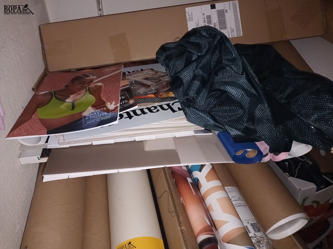 Promotiemateriaal. Inhoud kast – foto 5 – kavel bij BOPA Auctions, Wervik