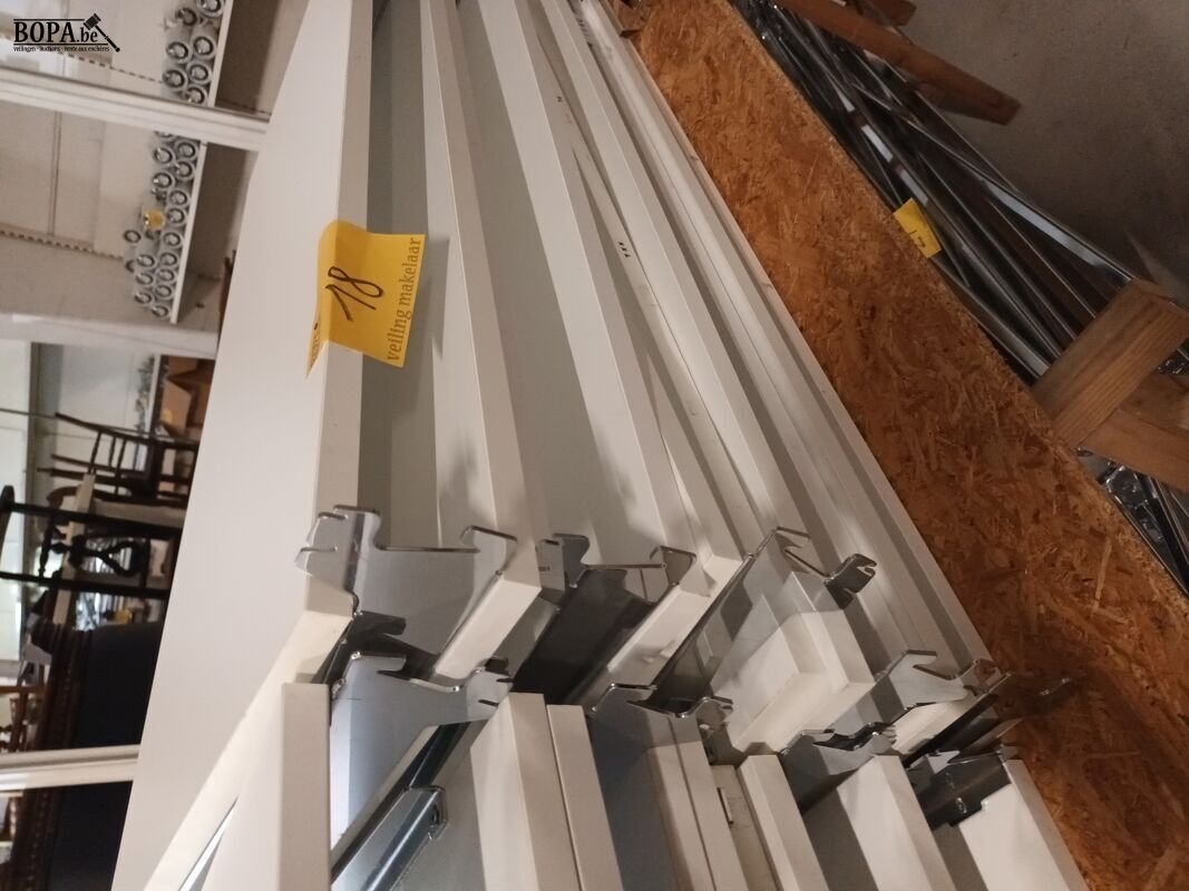 Legplanken voor winkelrek. 10 stuks – foto 3 – kavel bij BOPA Auctions, Ieper