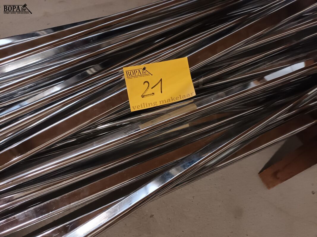 Kledingroedes voor winkelrek. 30 stuks – foto 4 – kavel bij BOPA Auctions, Ieper