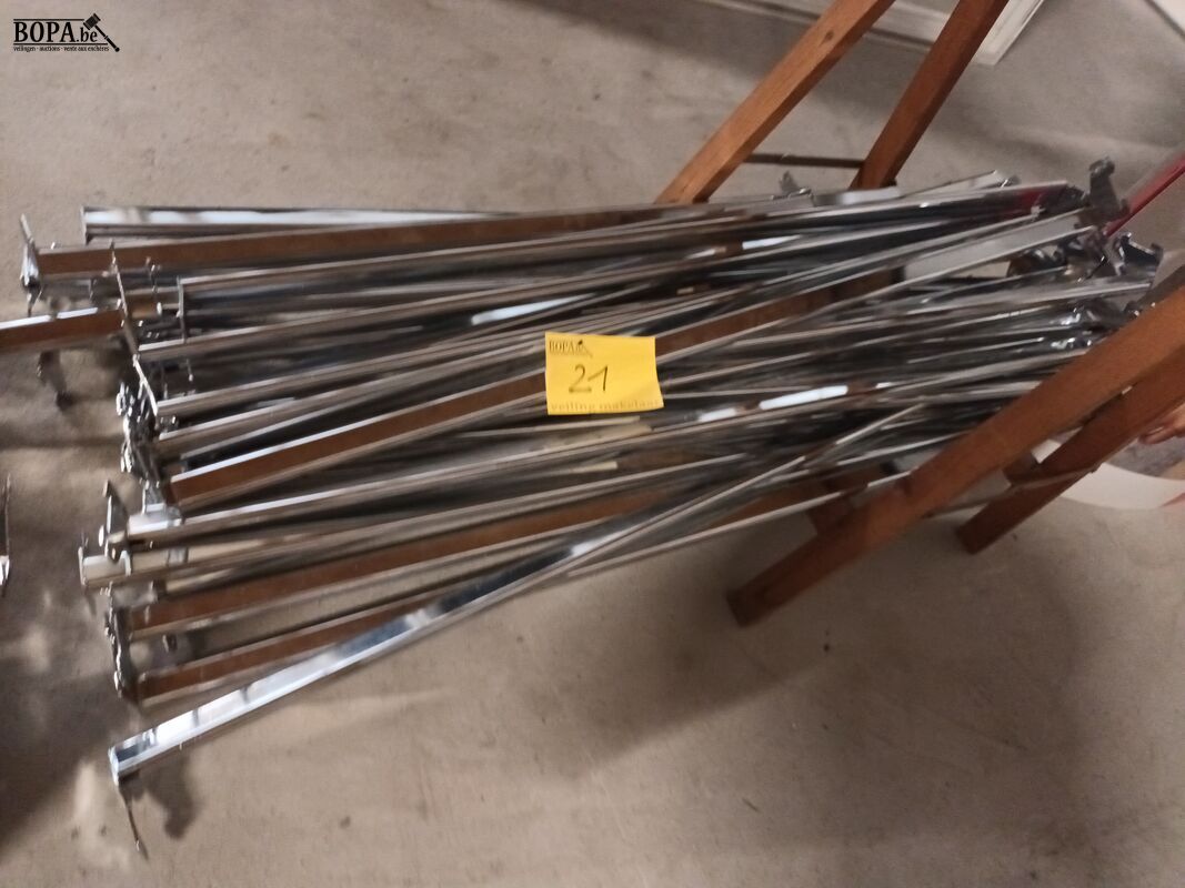 Kledingroedes voor winkelrek. 30 stuks – foto 2 – kavel bij BOPA Auctions, Ieper
