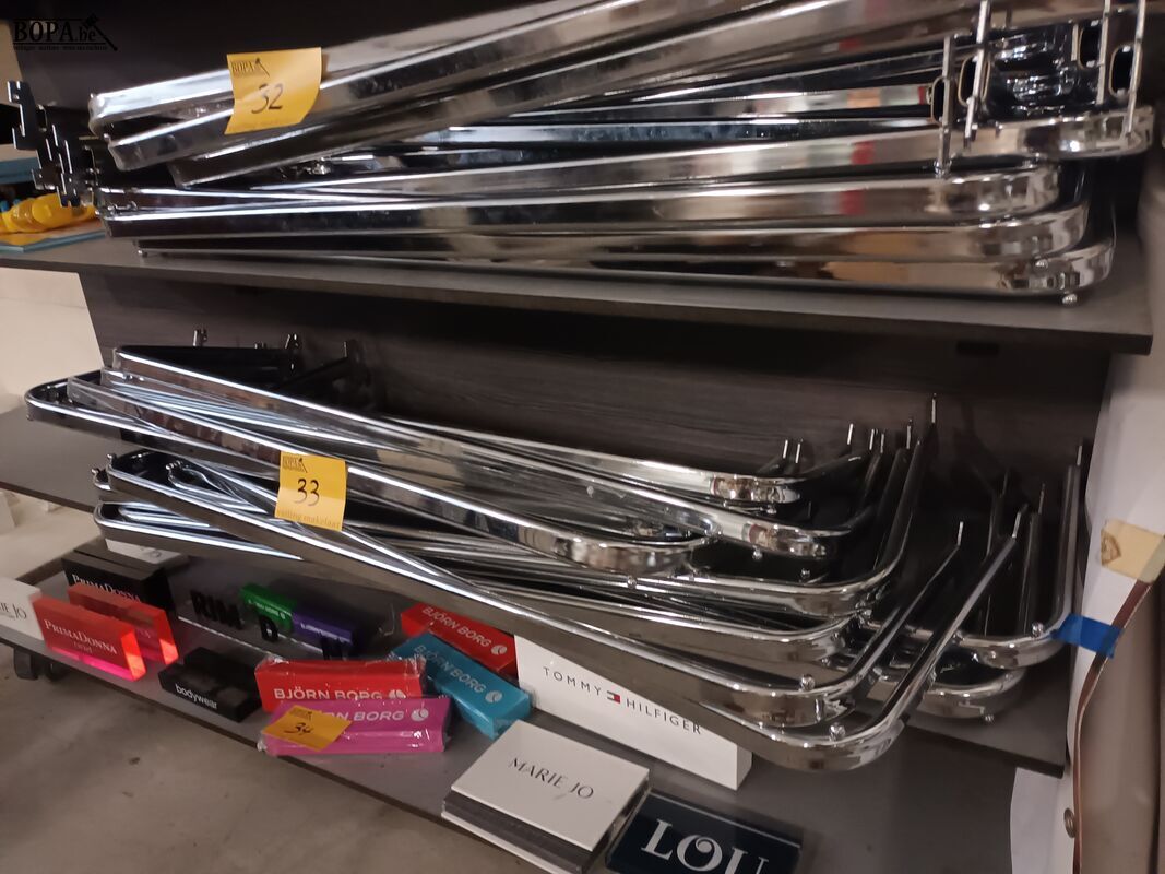 Kledingroedes voor winkelrek. 14 stuks – foto 2 – kavel bij BOPA Auctions, Ieper