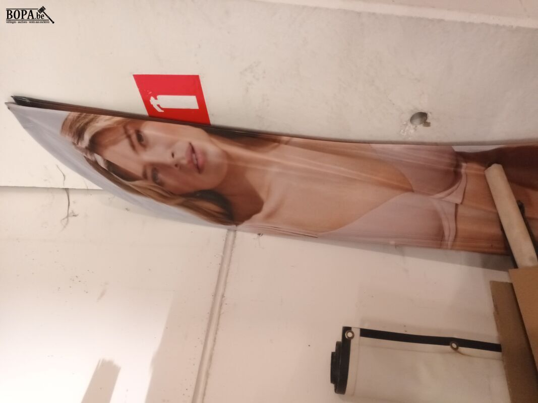 Lot stoepvlaggen en reclame zeilen – foto 3 – kavel bij BOPA Auctions, Ieper