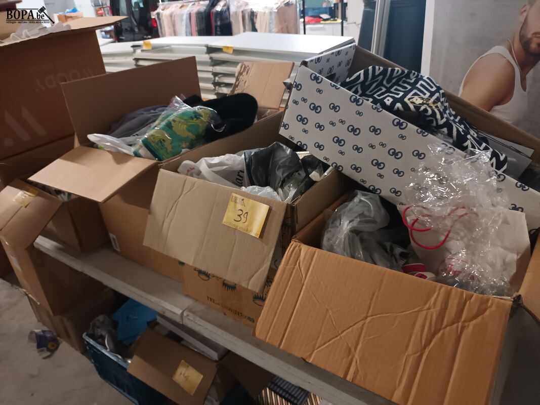 Diversen. 3 dozen – foto 2 – kavel bij BOPA Auctions, Ieper
