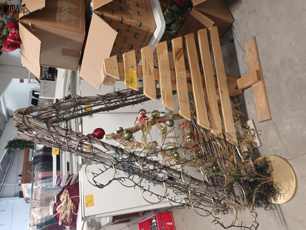 Kerstbomen. 4 stuks – foto 2 – kavel bij BOPA Auctions, Ieper
