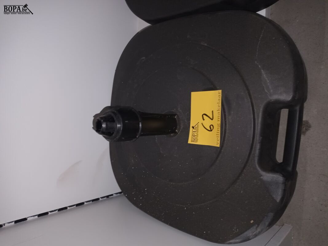 Pvc parasolvoet – foto 2 – kavel bij BOPA Auctions, Ieper