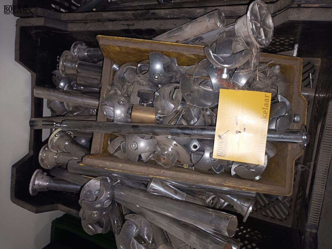 Onderdelen voor kledingdisplay – foto 5 – kavel bij BOPA Auctions, Ieper