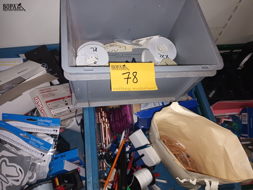 Kantoormateriaal – foto 7 – kavel bij BOPA Auctions, Ieper