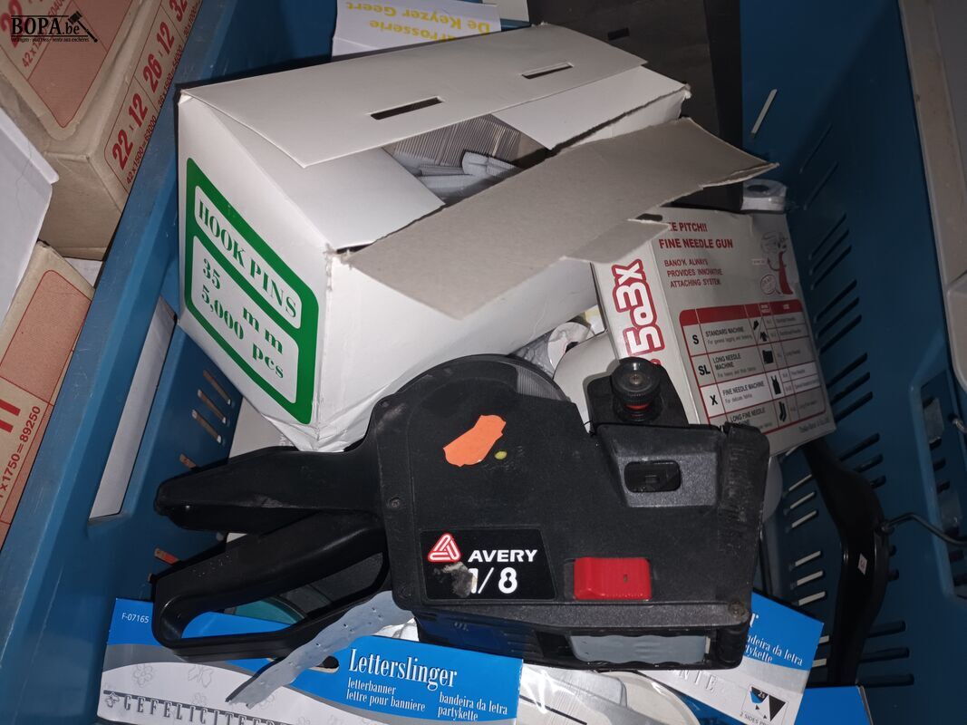 Kantoormateriaal – foto 4 – kavel bij BOPA Auctions, Ieper