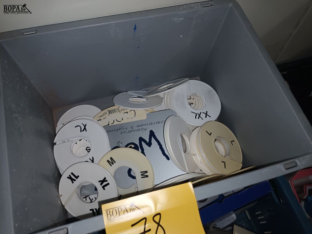 Kantoormateriaal – foto 6 – kavel bij BOPA Auctions, Ieper
