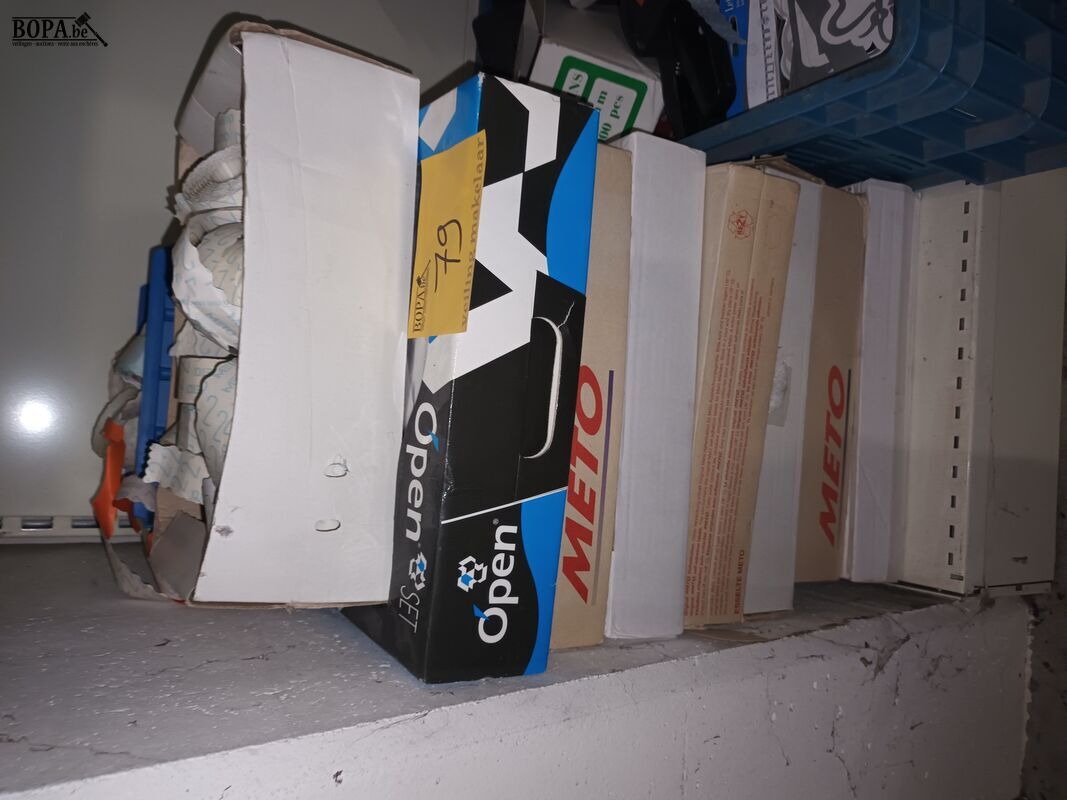Prijsetiketten. 16 dozen – foto 3 – kavel bij BOPA Auctions, Ieper