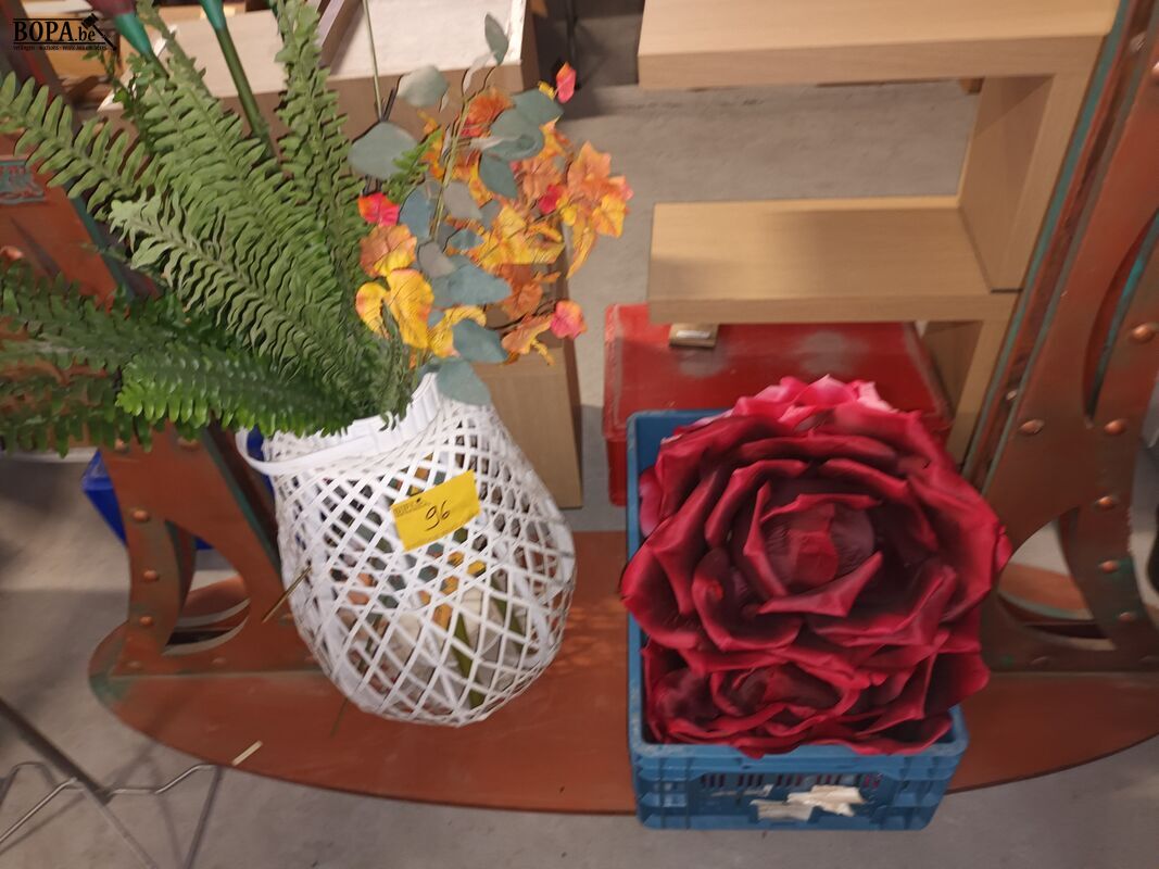 Kunstplanten en bloemen – foto 2 – kavel bij BOPA Auctions, Ieper