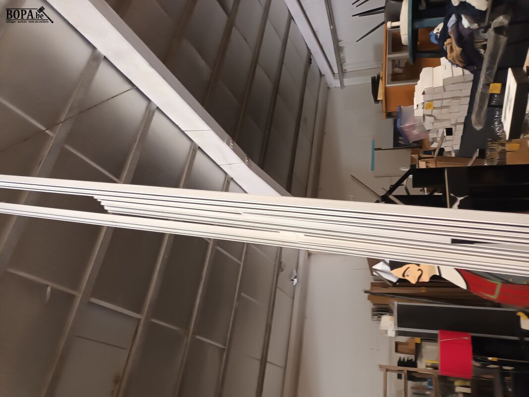 Rails voor ophanging spots. 10 stuks – foto 3 – kavel bij BOPA Auctions, Ieper