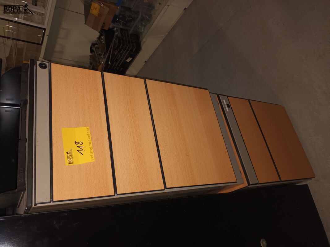 Ladeblok. 2 stuks – foto 2 – kavel bij BOPA Auctions, Ieper