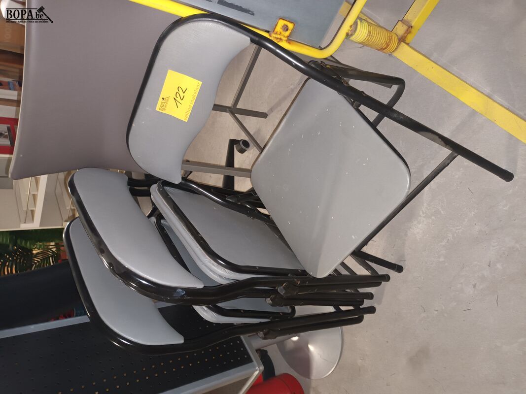 Klapstoelen. 4 stuks – foto 2 – kavel bij BOPA Auctions, Ieper