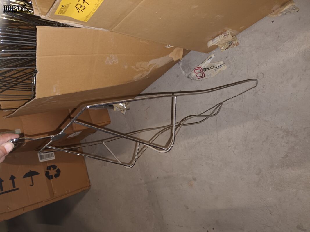 Body lingeriehangers. 2 dozen – foto 3 – kavel bij BOPA Auctions, Ieper