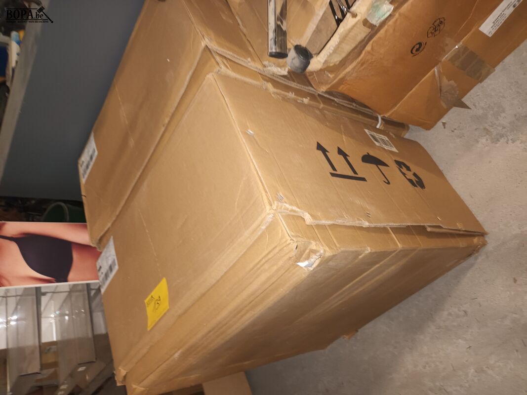 Sokken displaykast Hilfiger. 2 stuks – foto 2 – kavel bij BOPA Auctions, Ieper