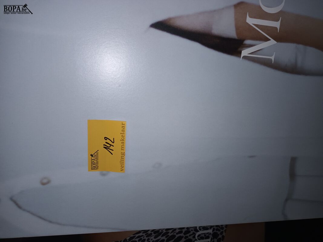 Kartonnen reclame panelen. 2 stuks – foto 5 – kavel bij BOPA Auctions, Ieper