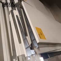 Legplanken voor winkelrek. 5 stuks – kavel bij BOPA Auctions, Ieper