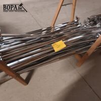 Kledingroedes voor winkelrek. 30 stuks – kavel bij BOPA Auctions, Ieper