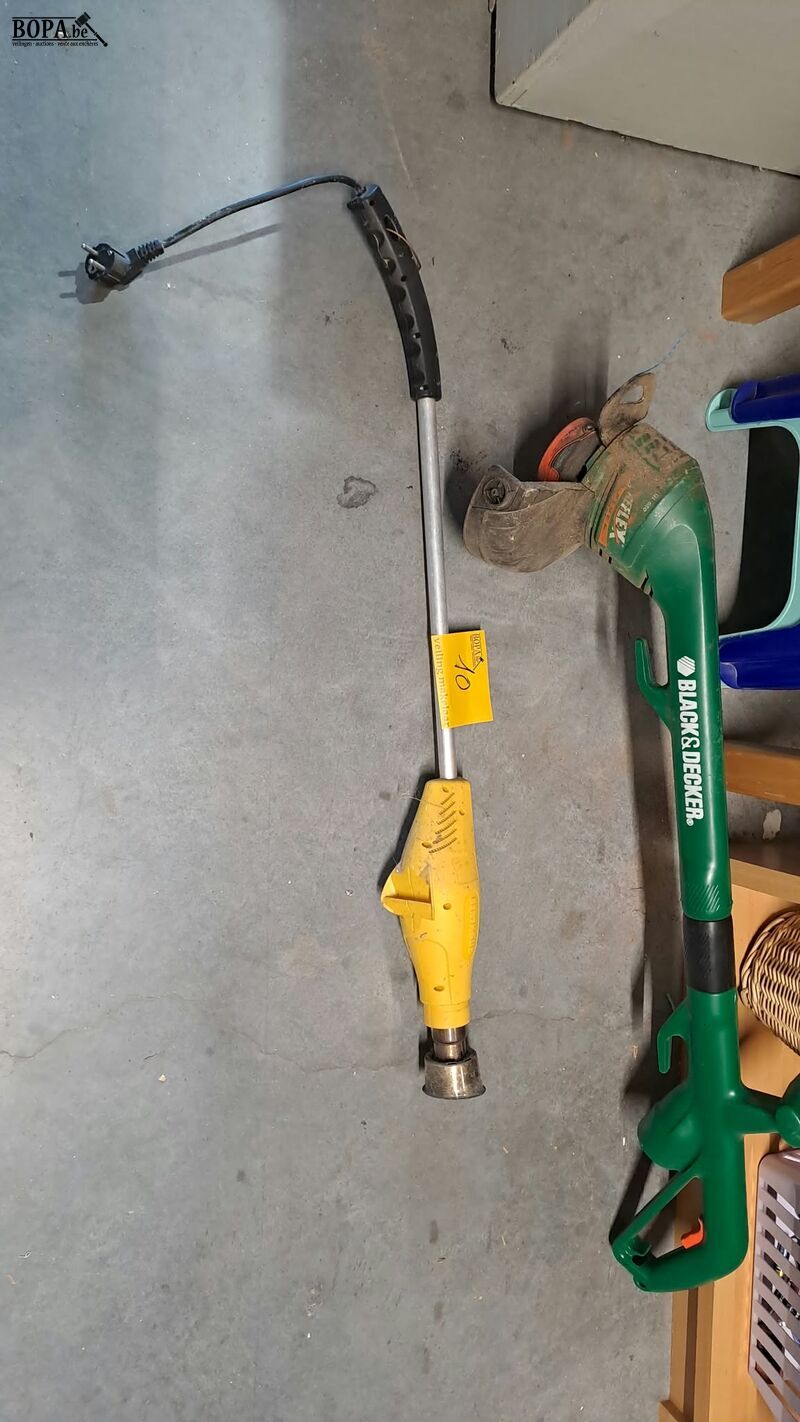 Electrische grastrimmer Black & Decker groen en onkruidverbr – foto 2 – kavel bij BOPA Auctions, Aarsele