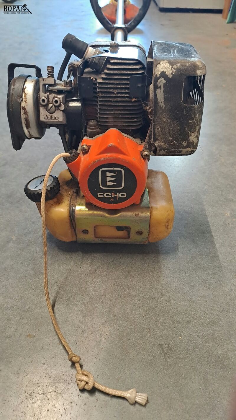 Benzine aangedreven bosmaaier ECHO oranje – foto 4 – kavel bij BOPA Auctions, Aarsele