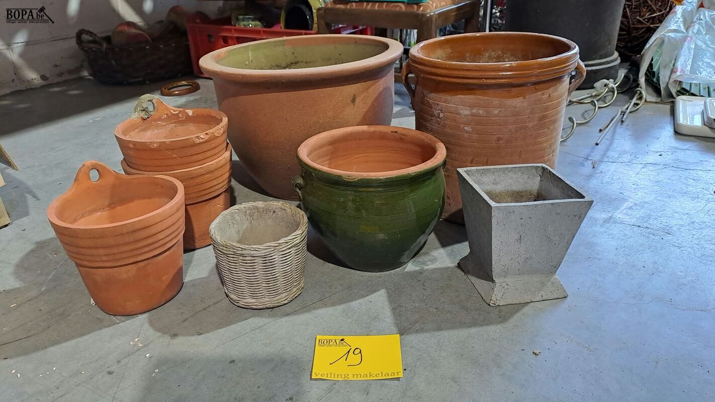Bloempotten terracotta en andere voor buiten - 8 stuks – foto 2 – kavel bij BOPA Auctions, Aarsele